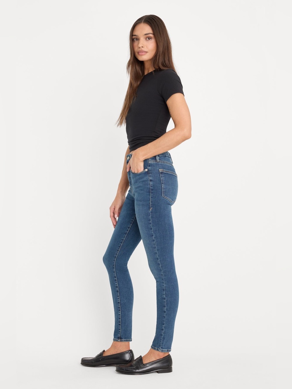 Good American Skinny Jeans in Medium Blue Wash